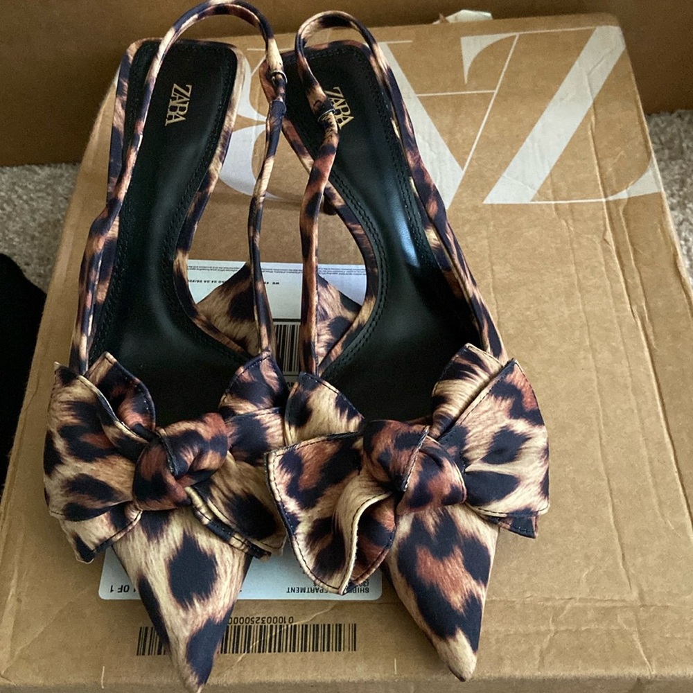 Animal print slingback heel with bow from Zara